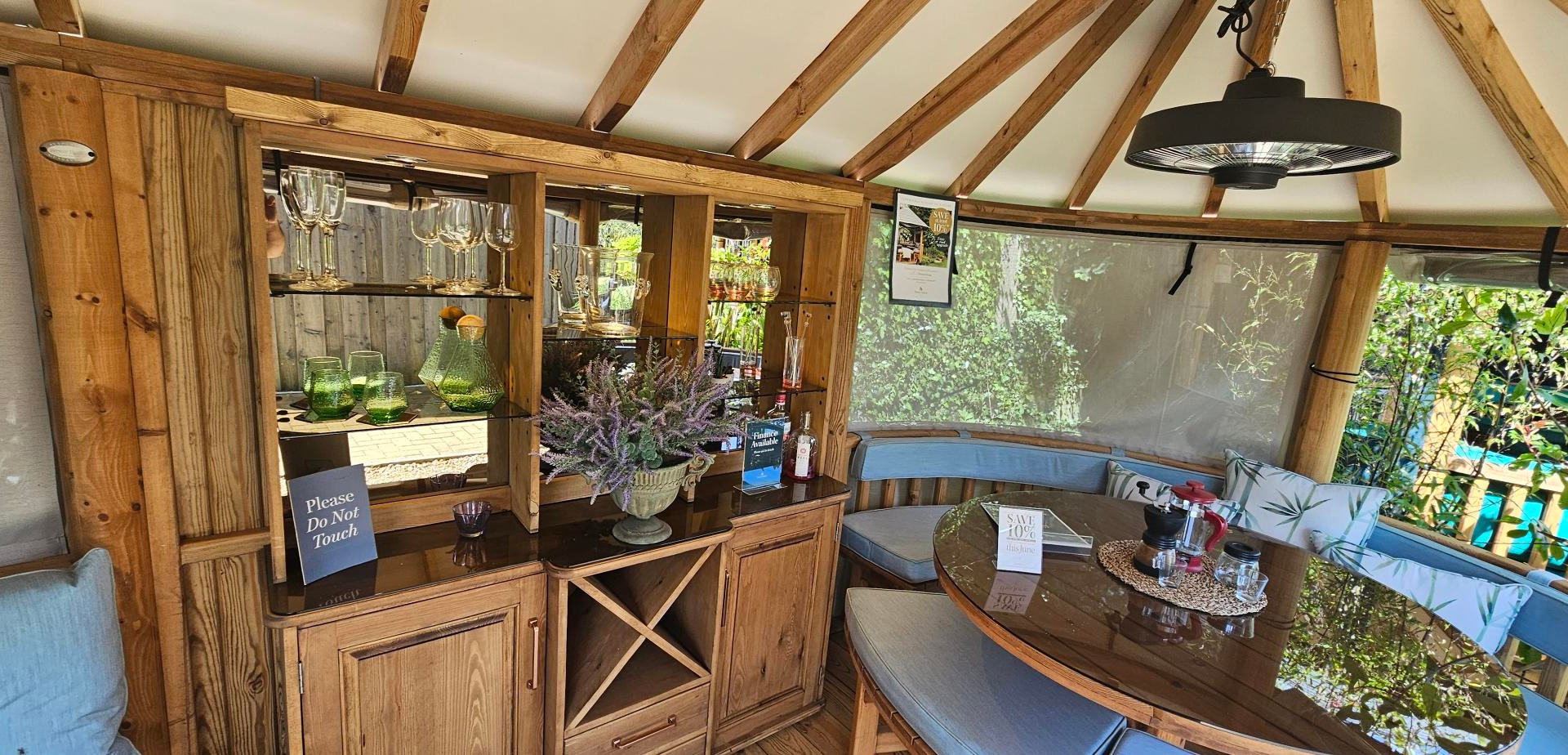 Oval Savannah Ex-Display available at Plymouth (Devon)