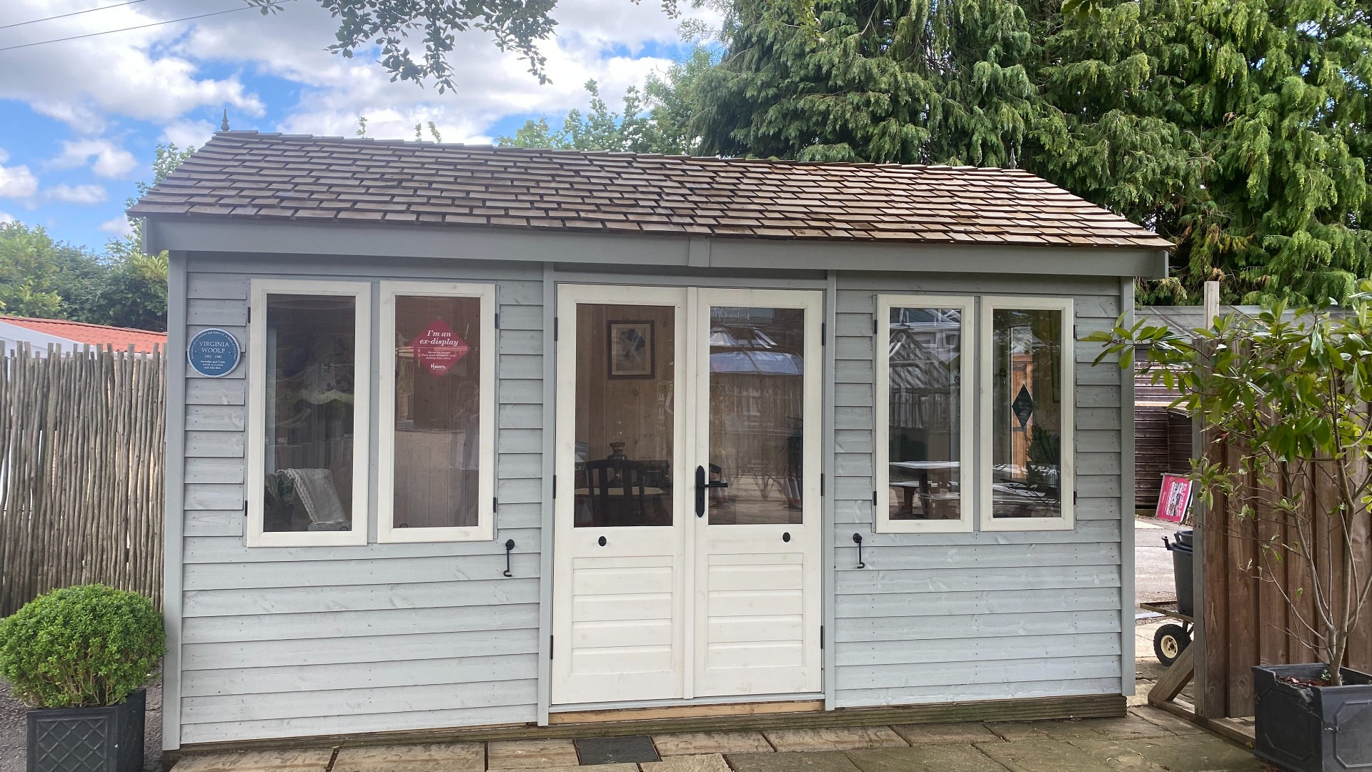 Bloomsbury Ex-Display available at Chippenham (Wiltshire)