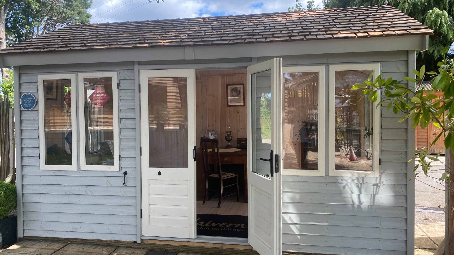Bloomsbury Ex-Display available at Chippenham (Wiltshire)