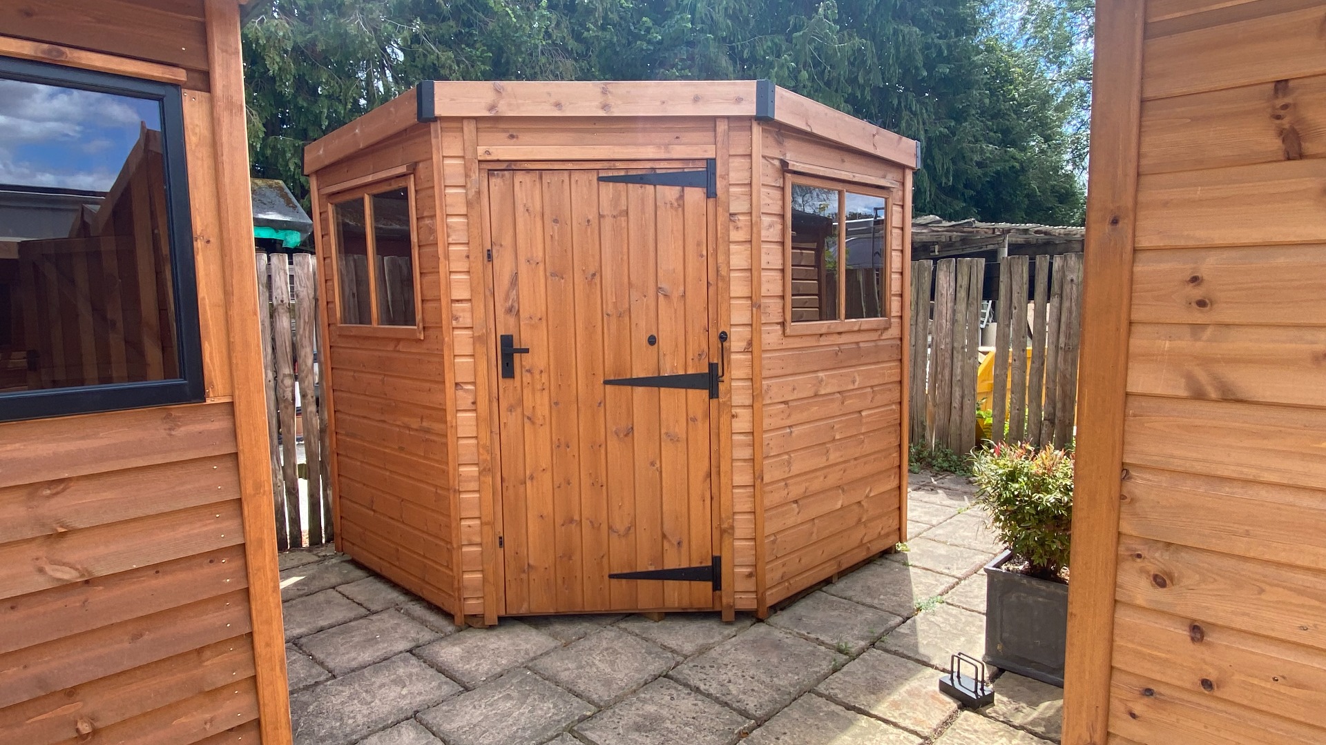 Malvern Heavy Duty Corner Ex-Display available at Chippenham (Wiltshire)