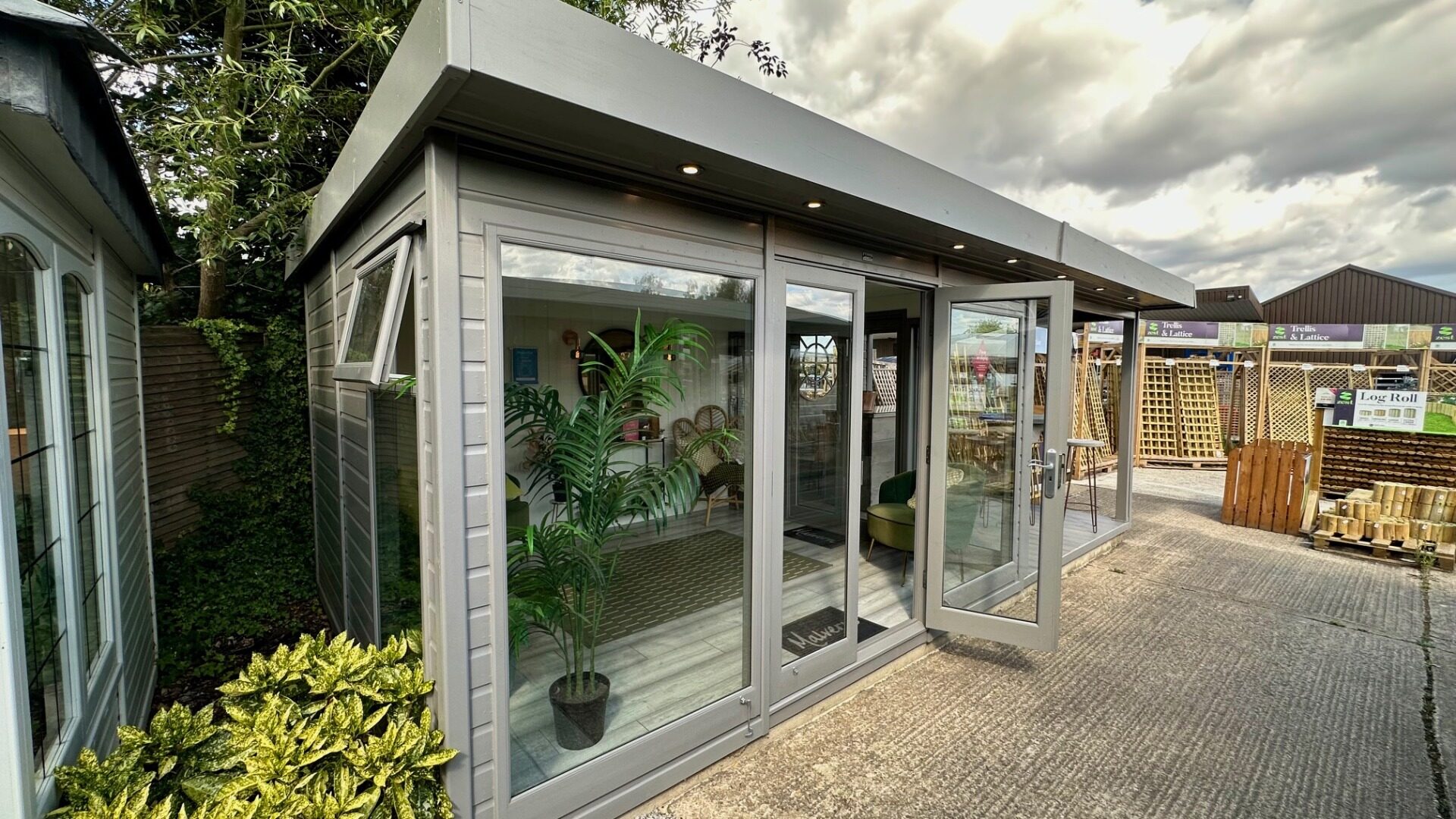 Studio Flat Ex-Display available at Abingdon (Oxfordshire)