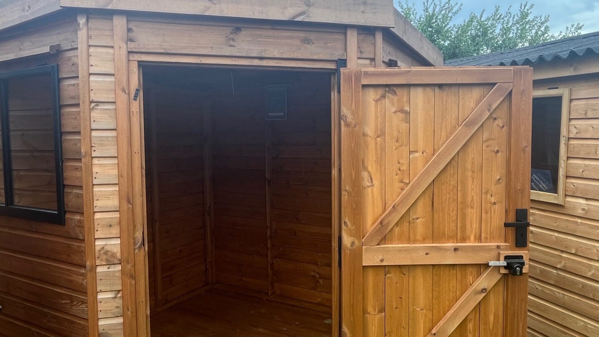 Malvern Heavy Duty Corner Ex-Display available at Buckingham (Buckinghamshire)