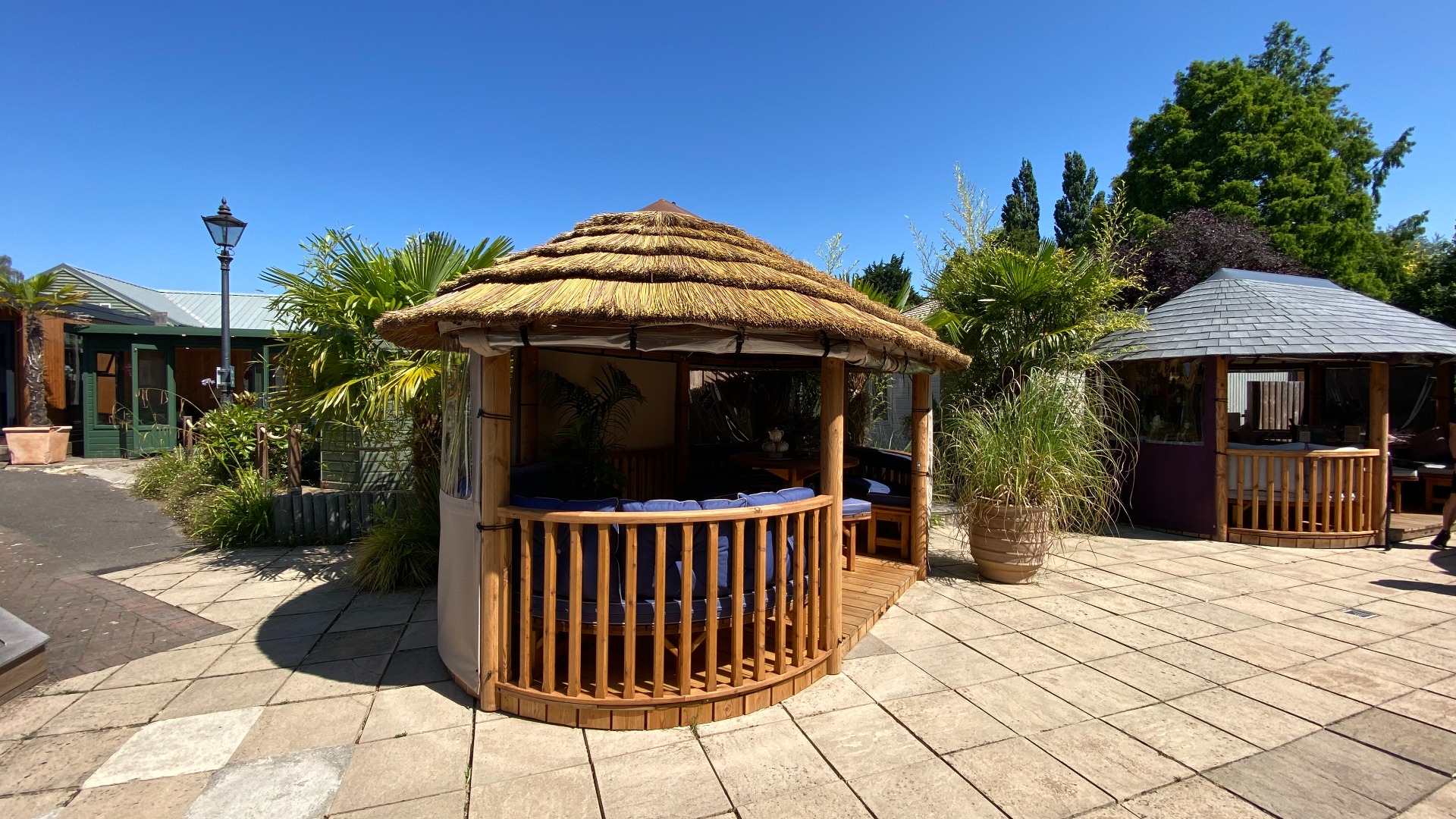 Oval Savannah Ex-Display available at Chippenham (Wiltshire)