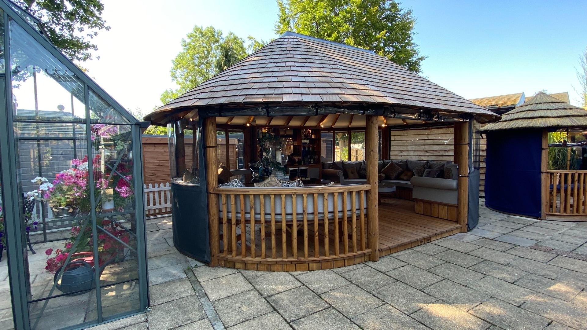 Oval Cape Ex-Display available at Chippenham (Wiltshire)