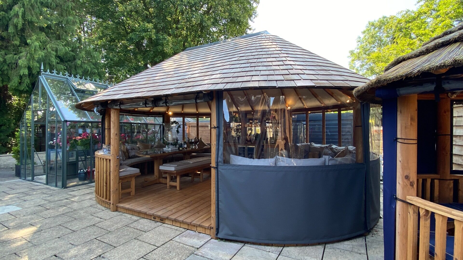 Oval Cape Ex-Display available at Chippenham (Wiltshire)