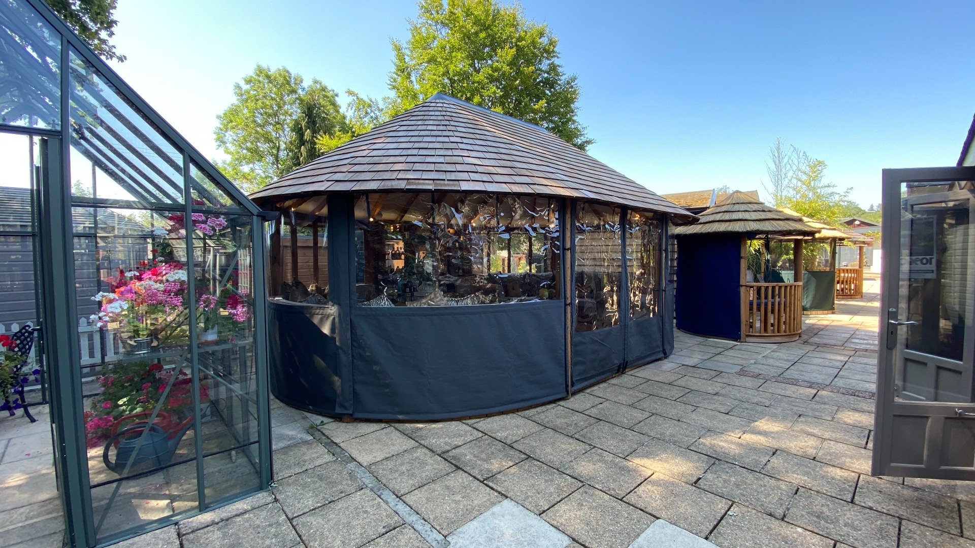 Oval Cape Ex-Display available at Chippenham (Wiltshire)