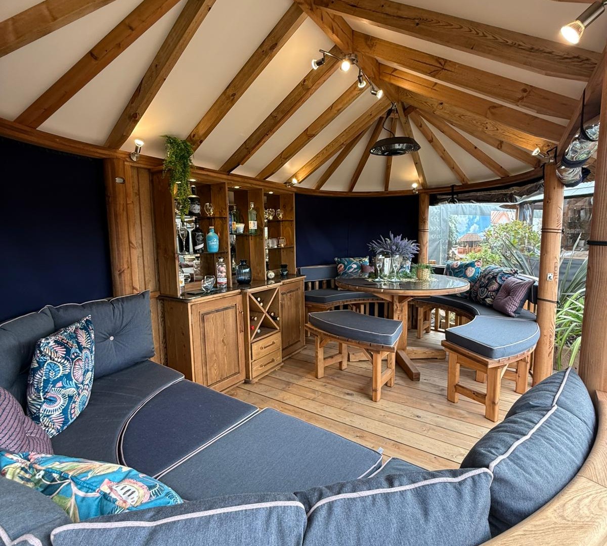 Oval Savannah Ex-Display available at Newhaven (Sussex)
