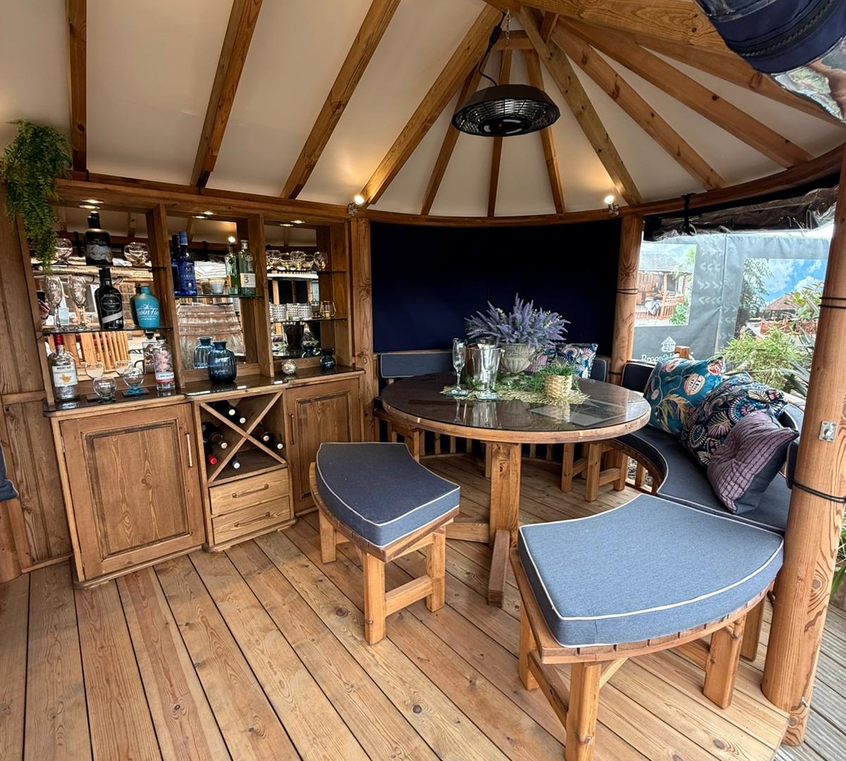 Oval Savannah Ex-Display available at Newhaven (Sussex)
