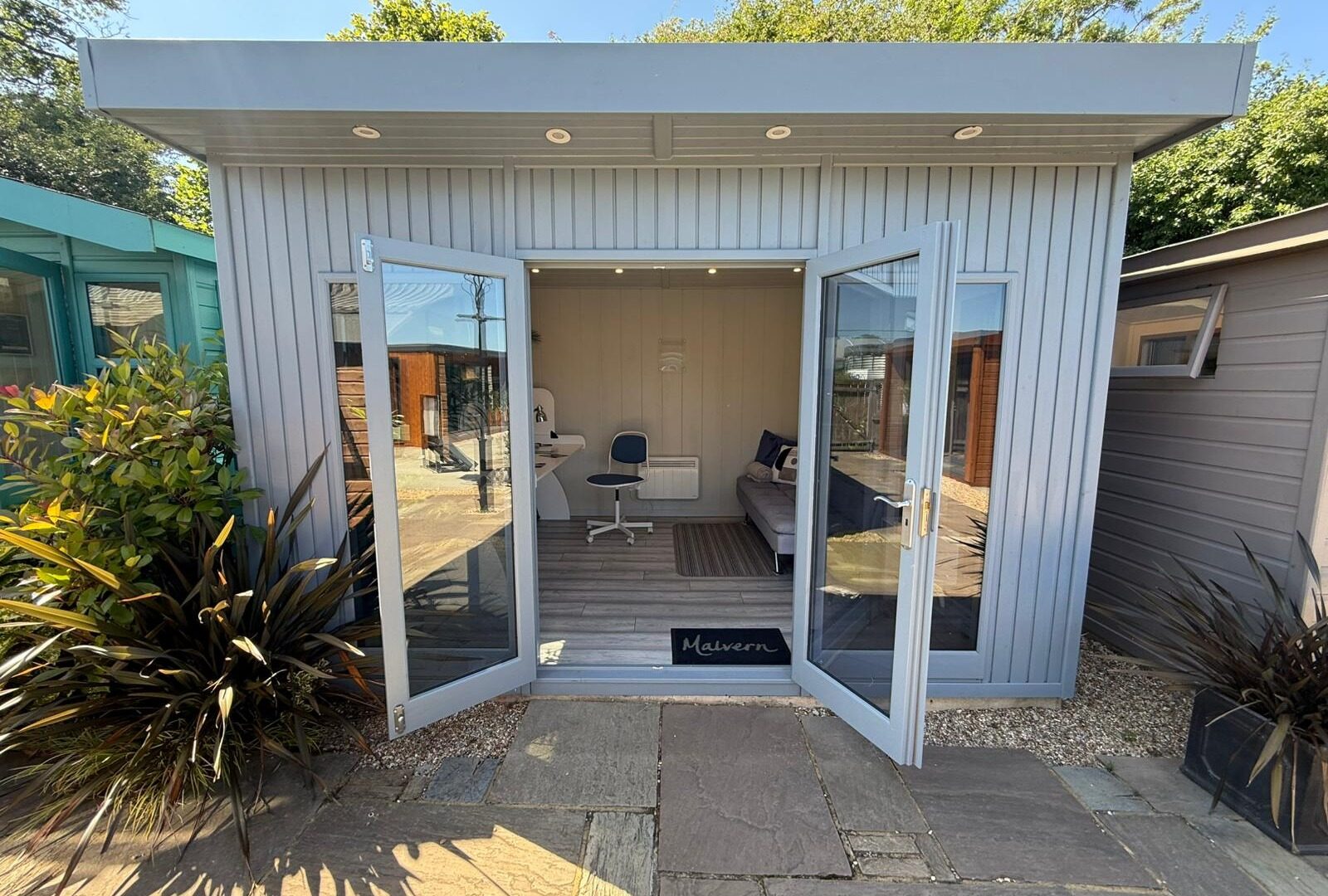 Studio Flat  Ex-Display available at Horsham (Sussex)