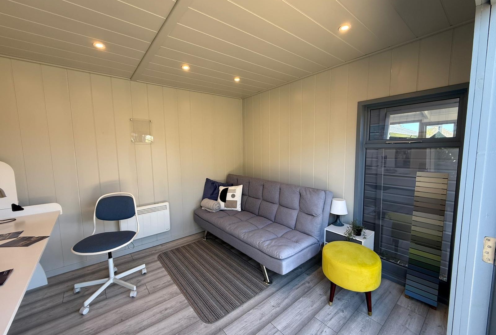 Studio Flat  Ex-Display available at Horsham (Sussex)