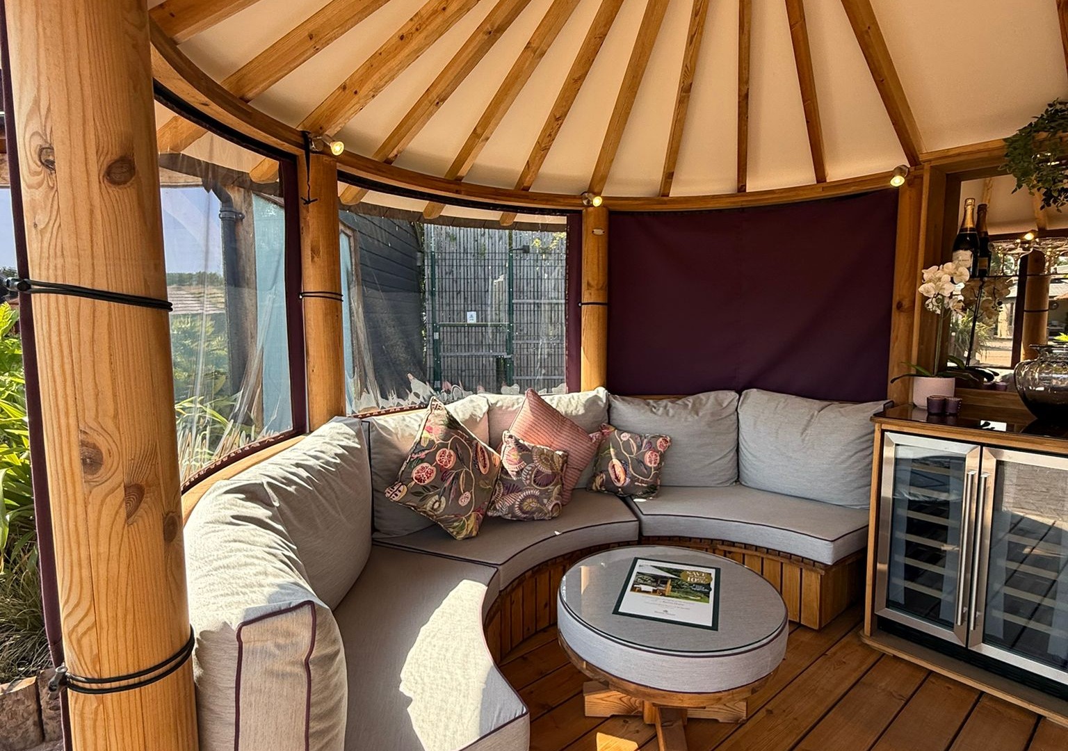 Oval Safari Ex-Display available at Horsham (Sussex)