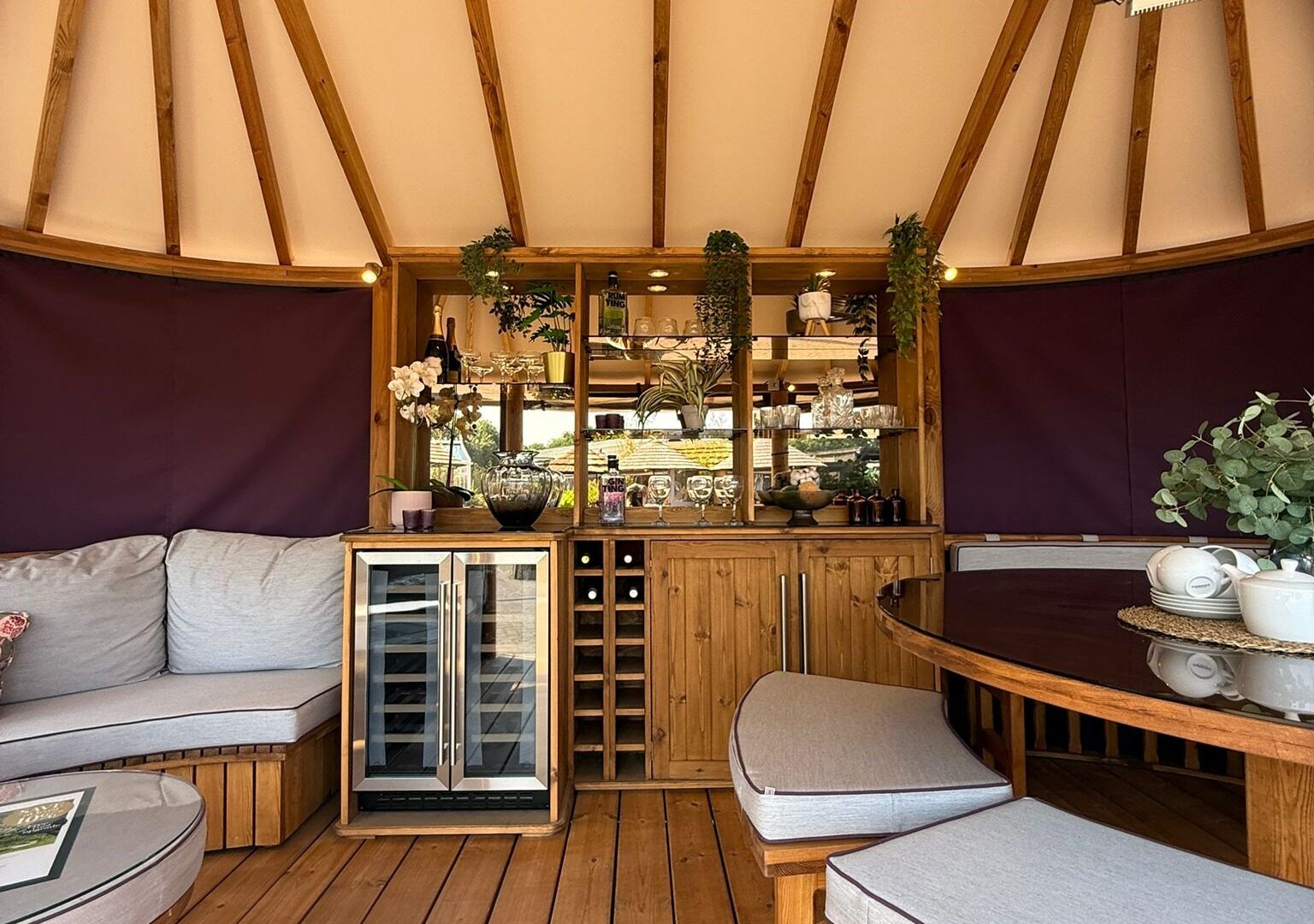 Oval Safari Ex-Display available at Horsham (Sussex)