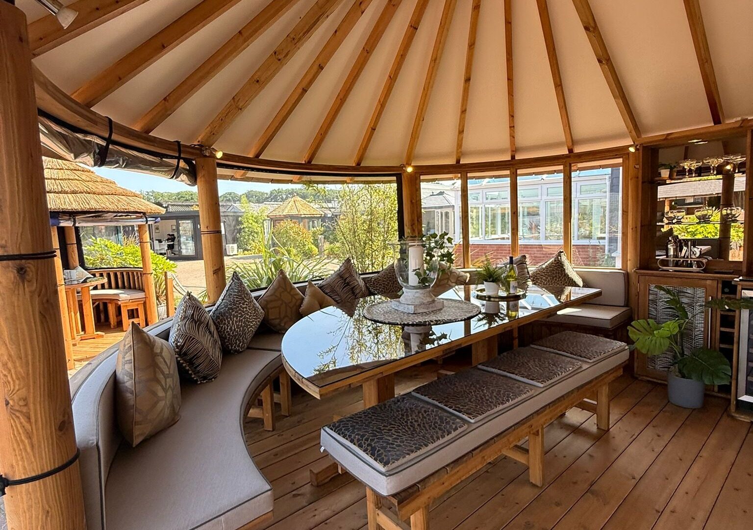 Oval Cape Ex-Display available at Horsham (Sussex)