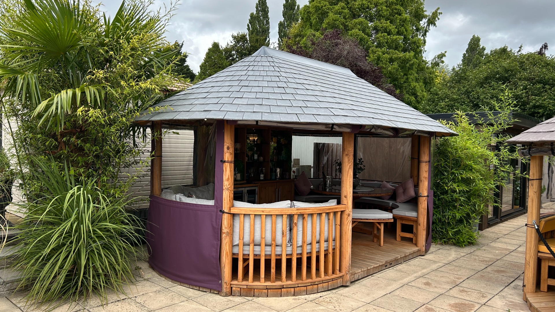 Oval Safari Ex-Display available at Chippenham (Wiltshire)