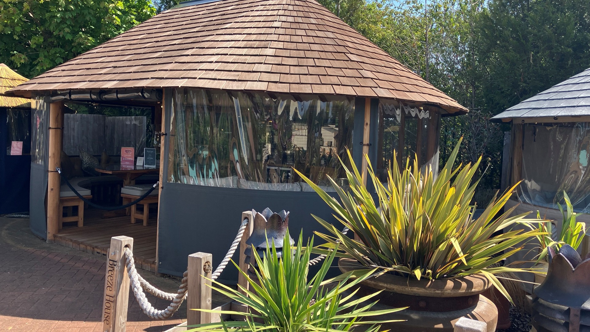 Oval Cape Ex-Display available at Shepperton (Greater London)
