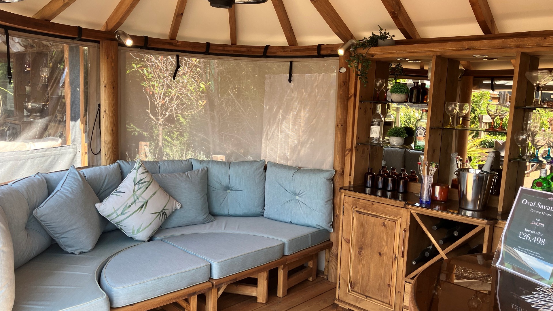 Oval Savannah Ex-Display available at Shepperton (Greater London)