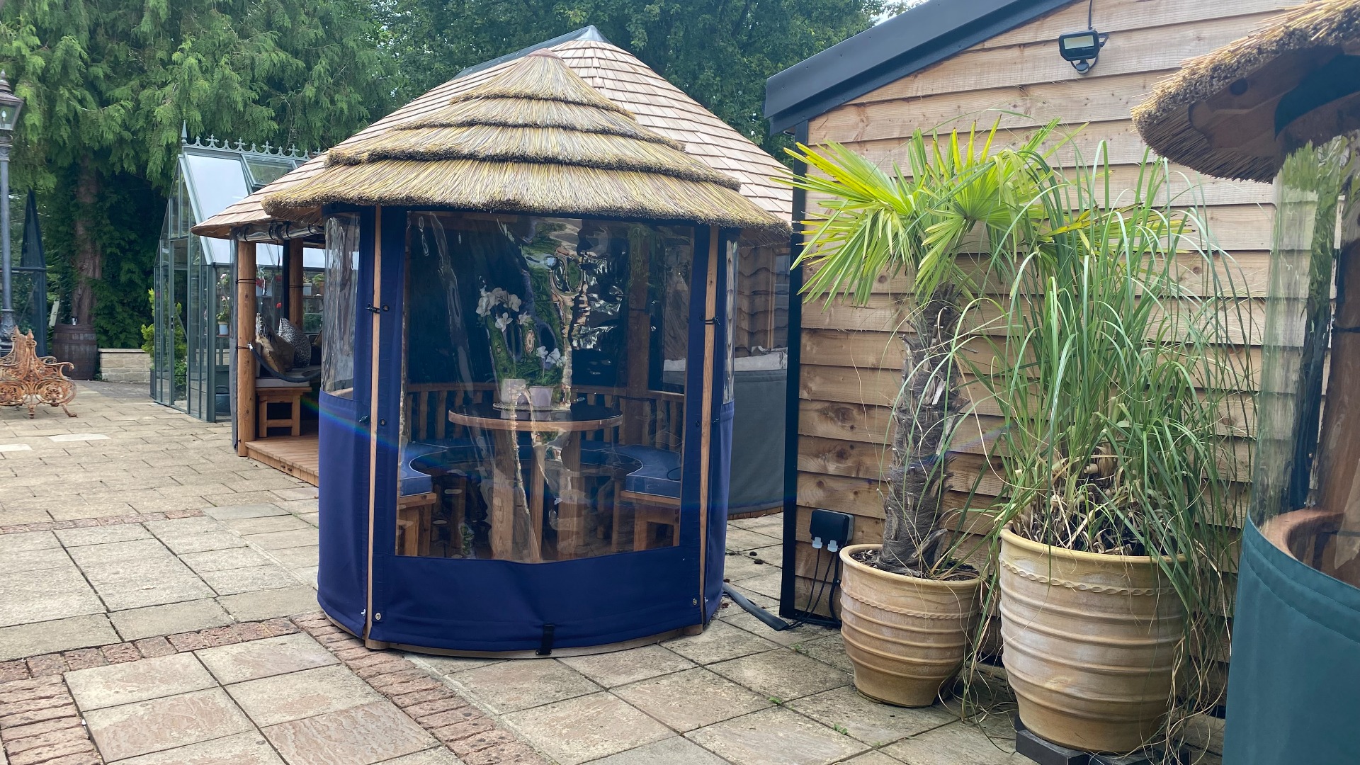 Oasis Ex-Display available at Chippenham (Wiltshire)