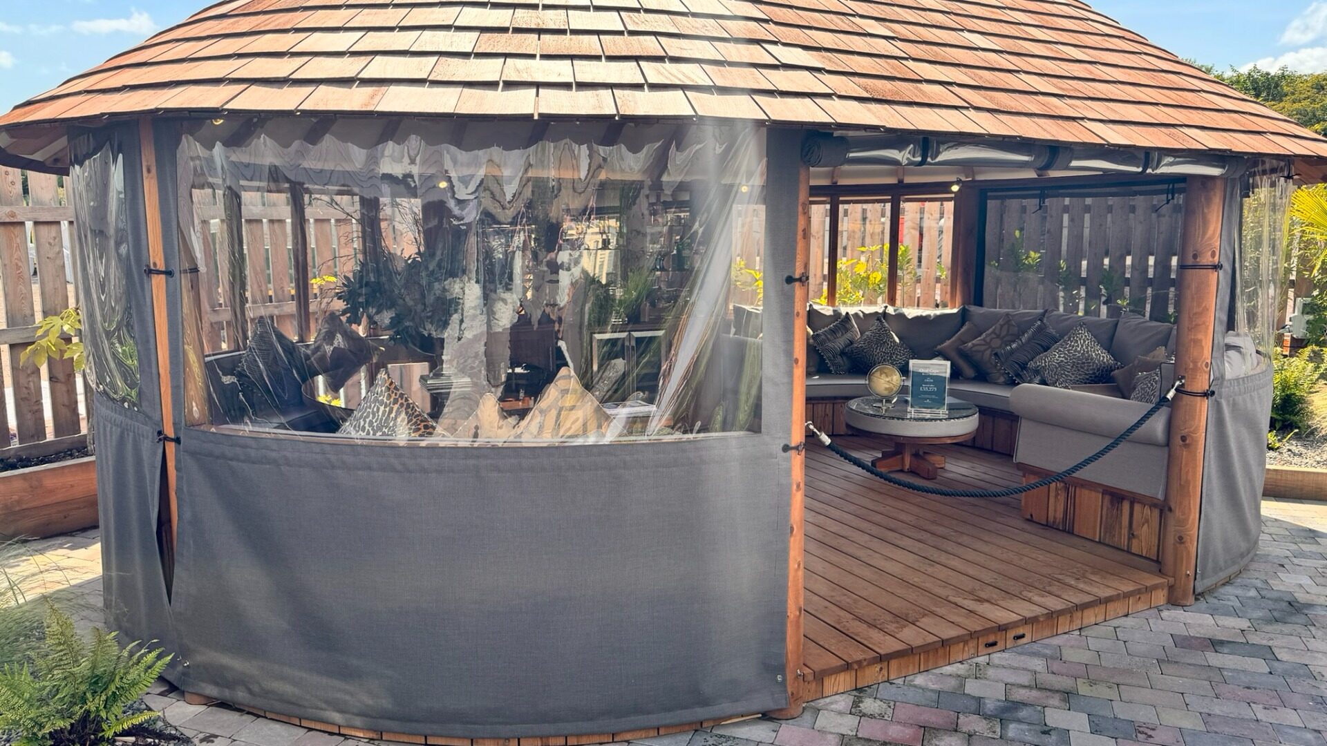 Oval Cape Ex-Display available at Penrith (Cumbria)