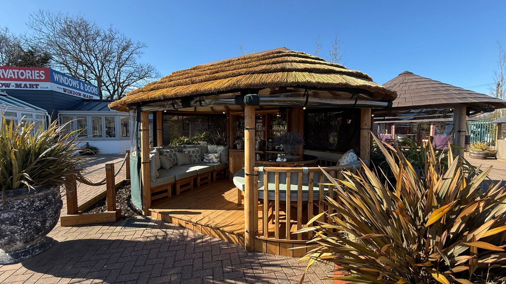 Oval Savannah Ex-Display available at Horsham (Sussex)