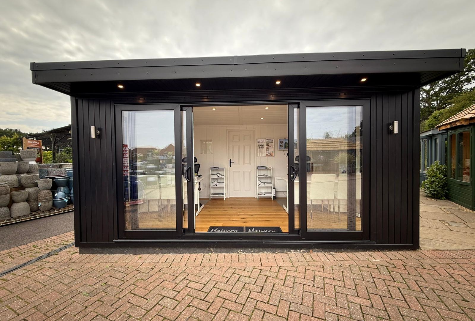 Hanley Ex-Display available at Horsham (Sussex)