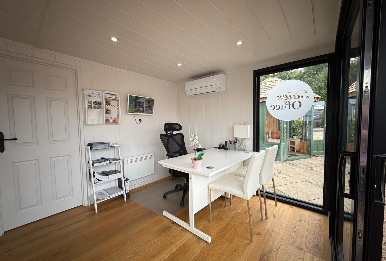 Hanley Ex-Display available at Horsham (Sussex)