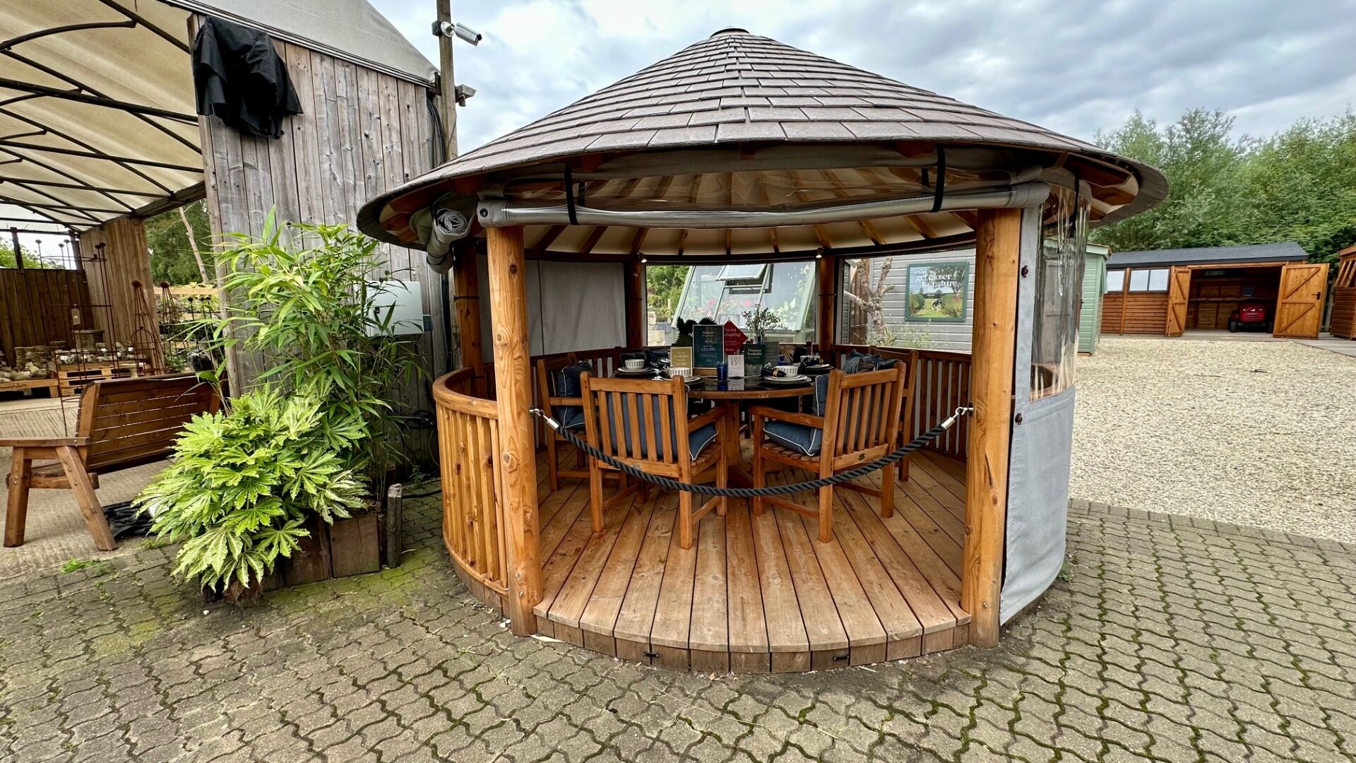Amanzi Ex-Display available at Abingdon (Oxfordshire)