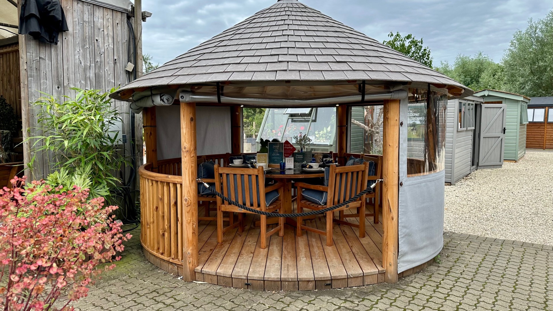 Amanzi Ex-Display available at Abingdon (Oxfordshire)
