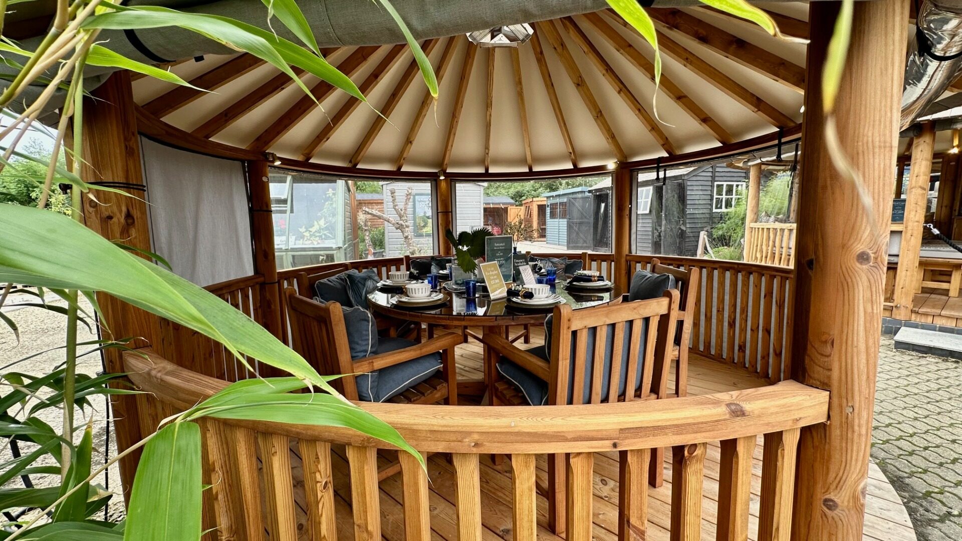 Amanzi Ex-Display available at Abingdon (Oxfordshire)
