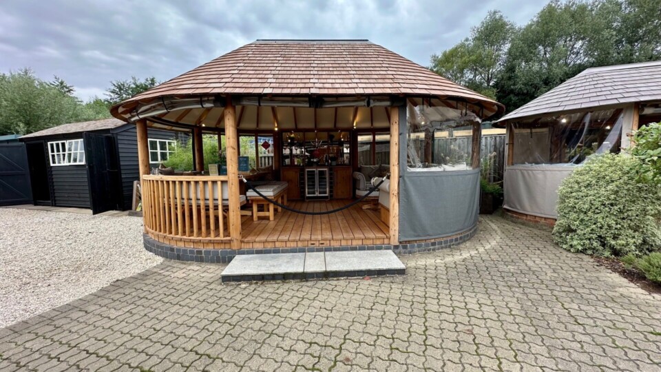 Oval Cape Ex-Display available at Abingdon (Oxfordshire)