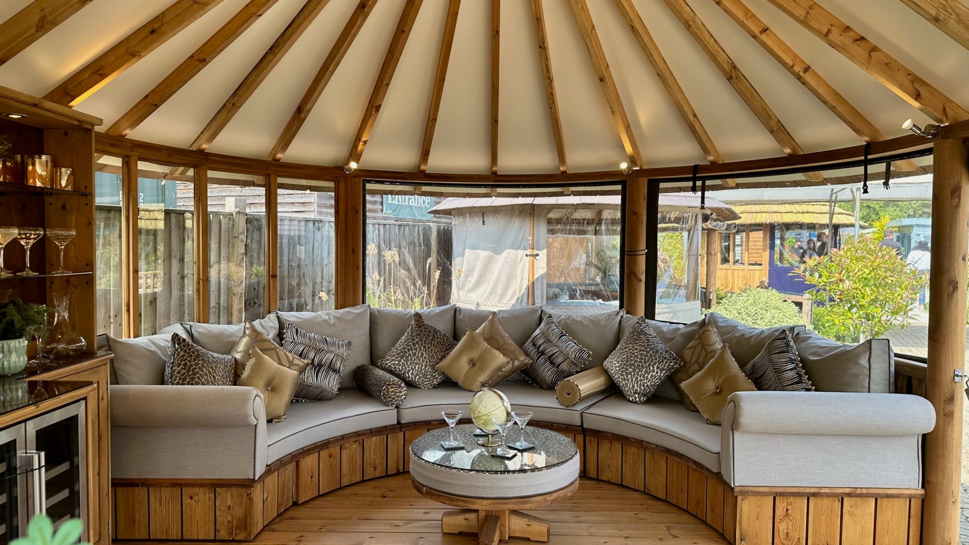 Oval Cape Ex-Display available at Abingdon (Oxfordshire)