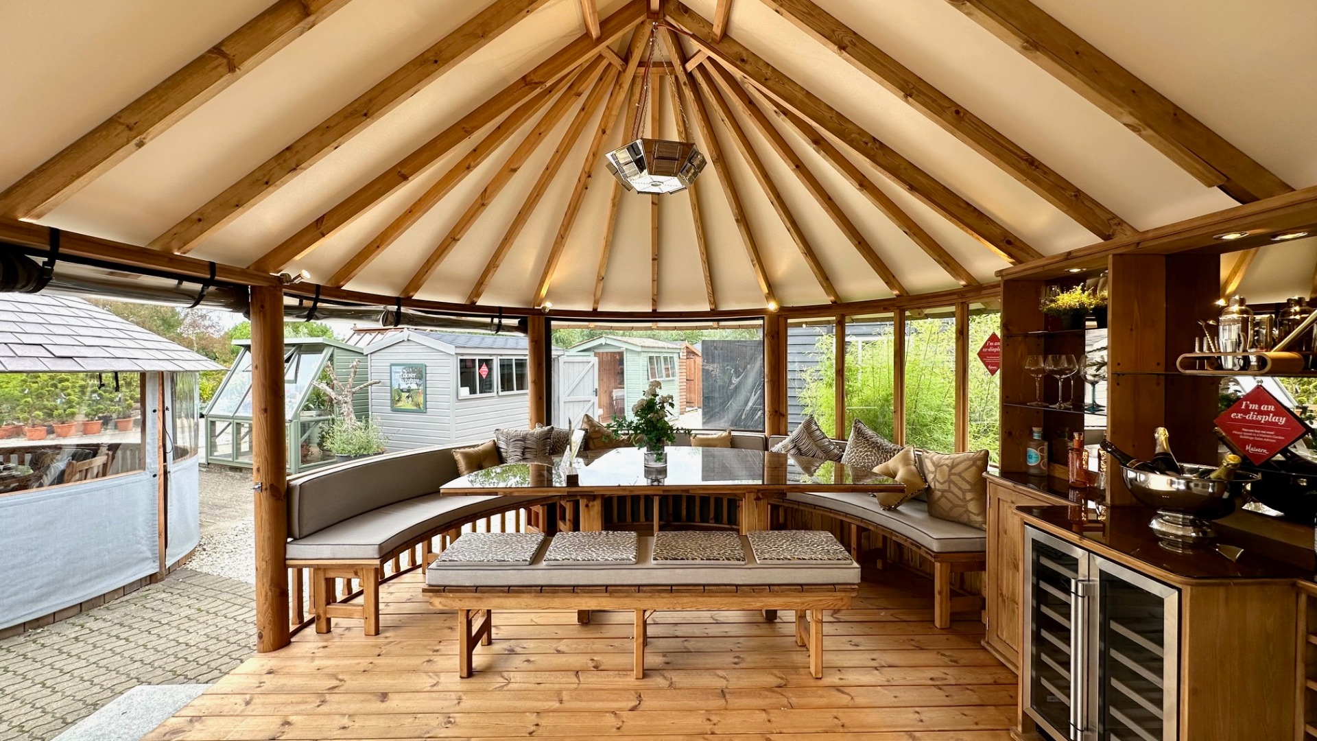 Oval Cape Ex-Display available at Abingdon (Oxfordshire)