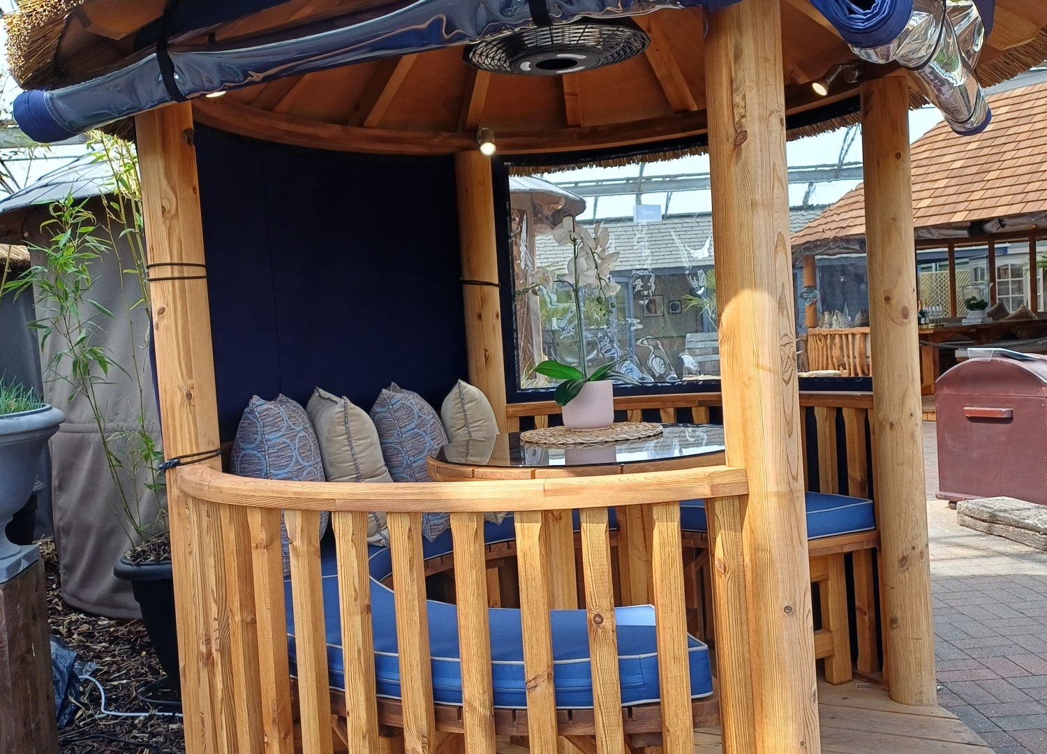 Oasis Ex-Display available at Hassocks (Sussex)