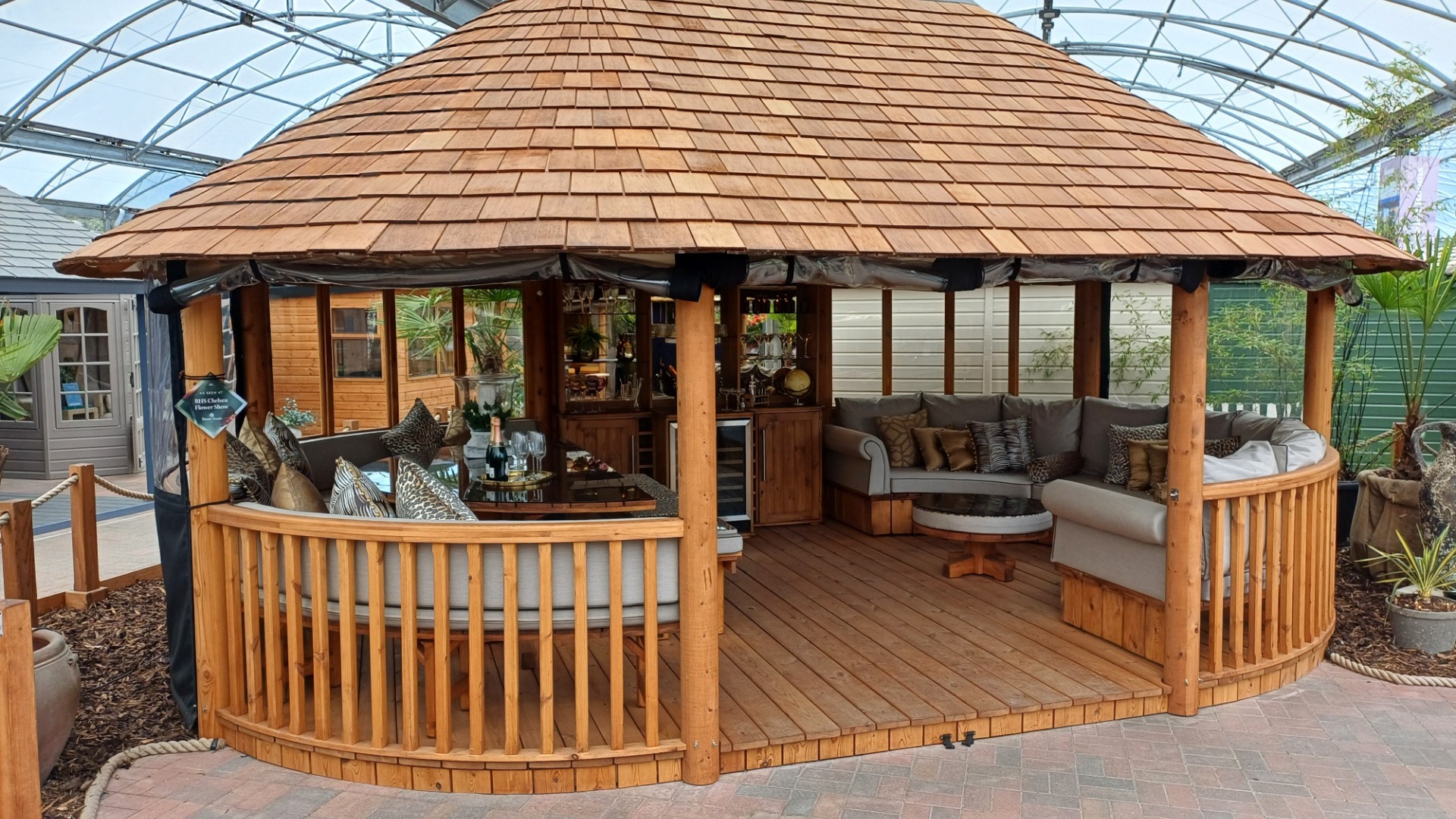 Oval Cape Ex-Display available at Hassocks (Sussex)
