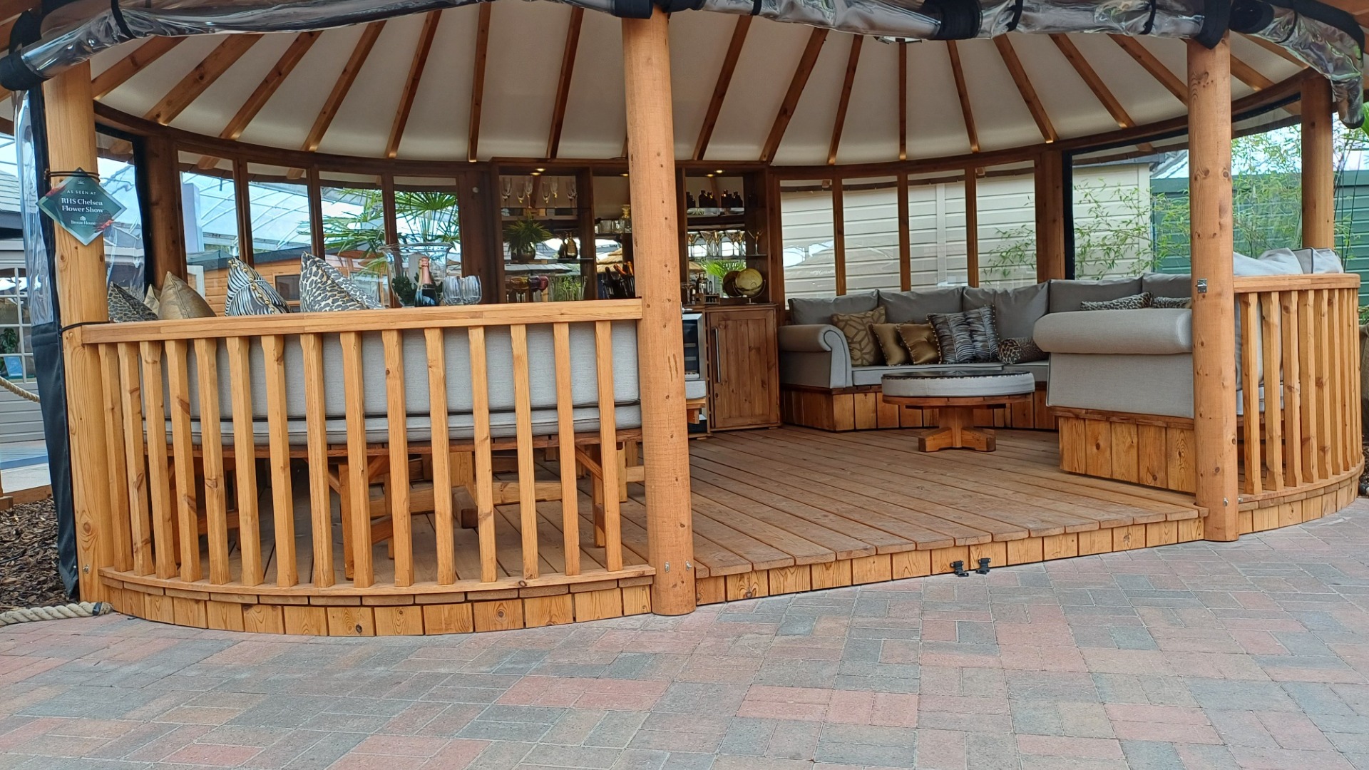 Oval Cape Ex-Display available at Hassocks (Sussex)