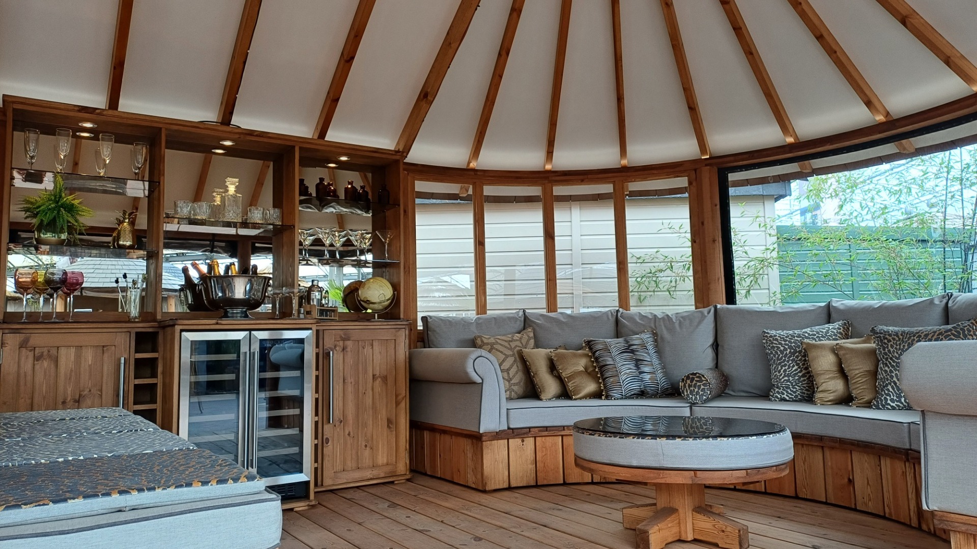 Oval Cape Ex-Display available at Hassocks (Sussex)