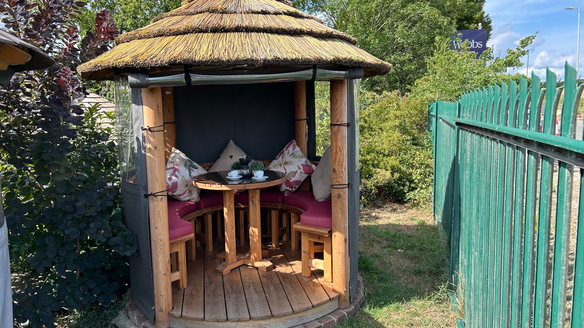 Oasis Ex-Display available at Cheltenham (Gloucestershire)
