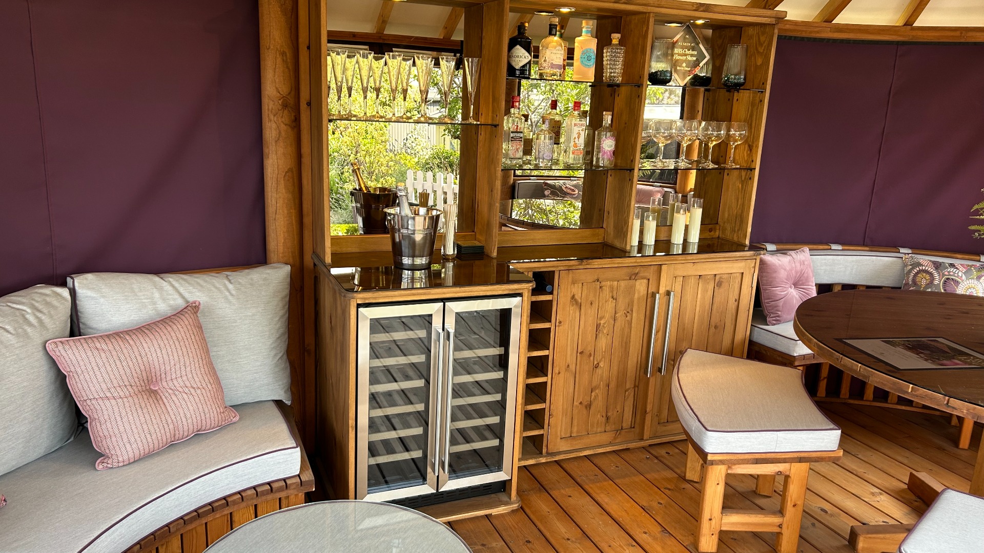 Oval Safari  Ex-Display available at Cheltenham (Gloucestershire)