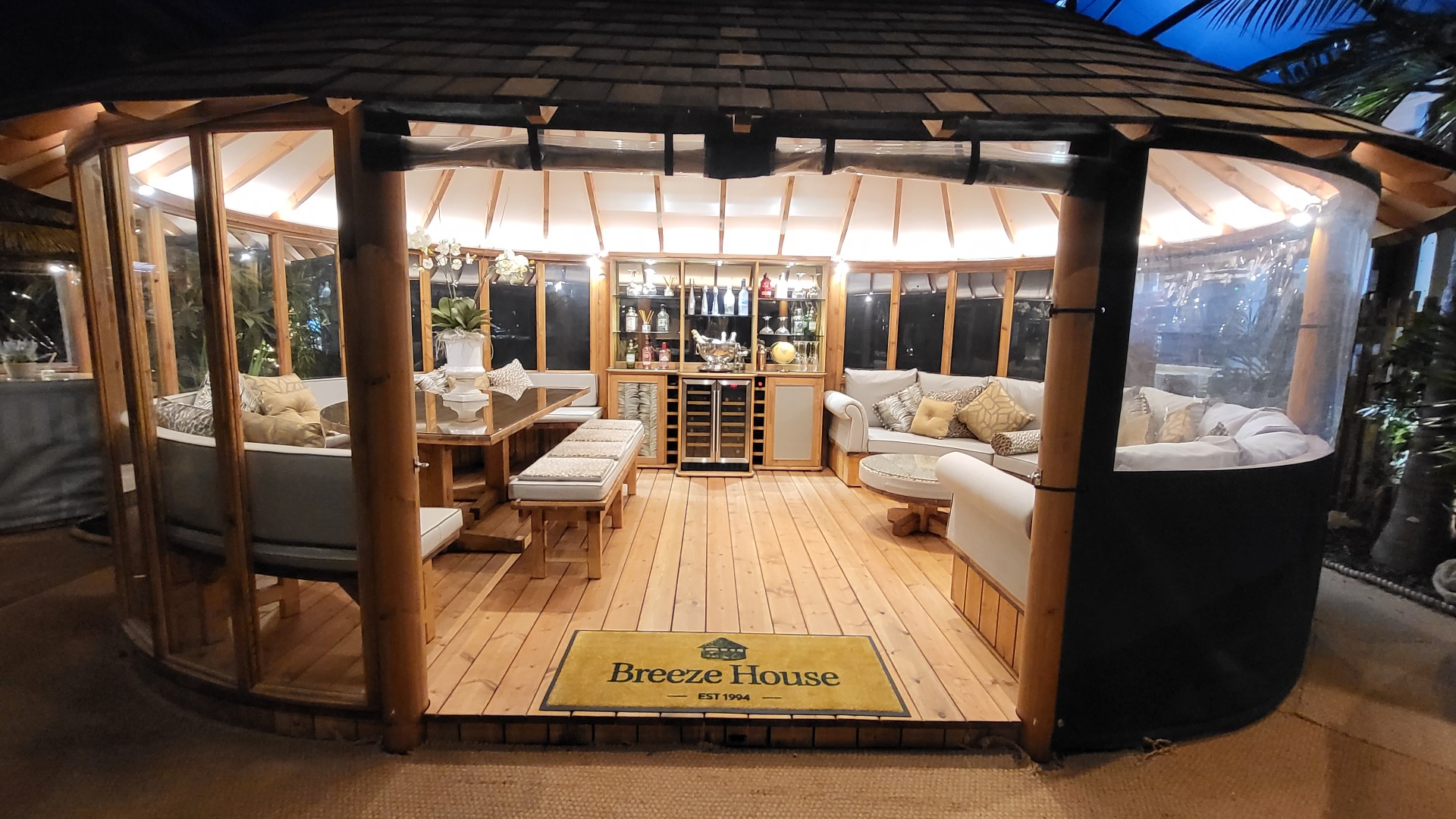 Oval Cape Breeze House Ex-Display available at Leek (Staffordshire)