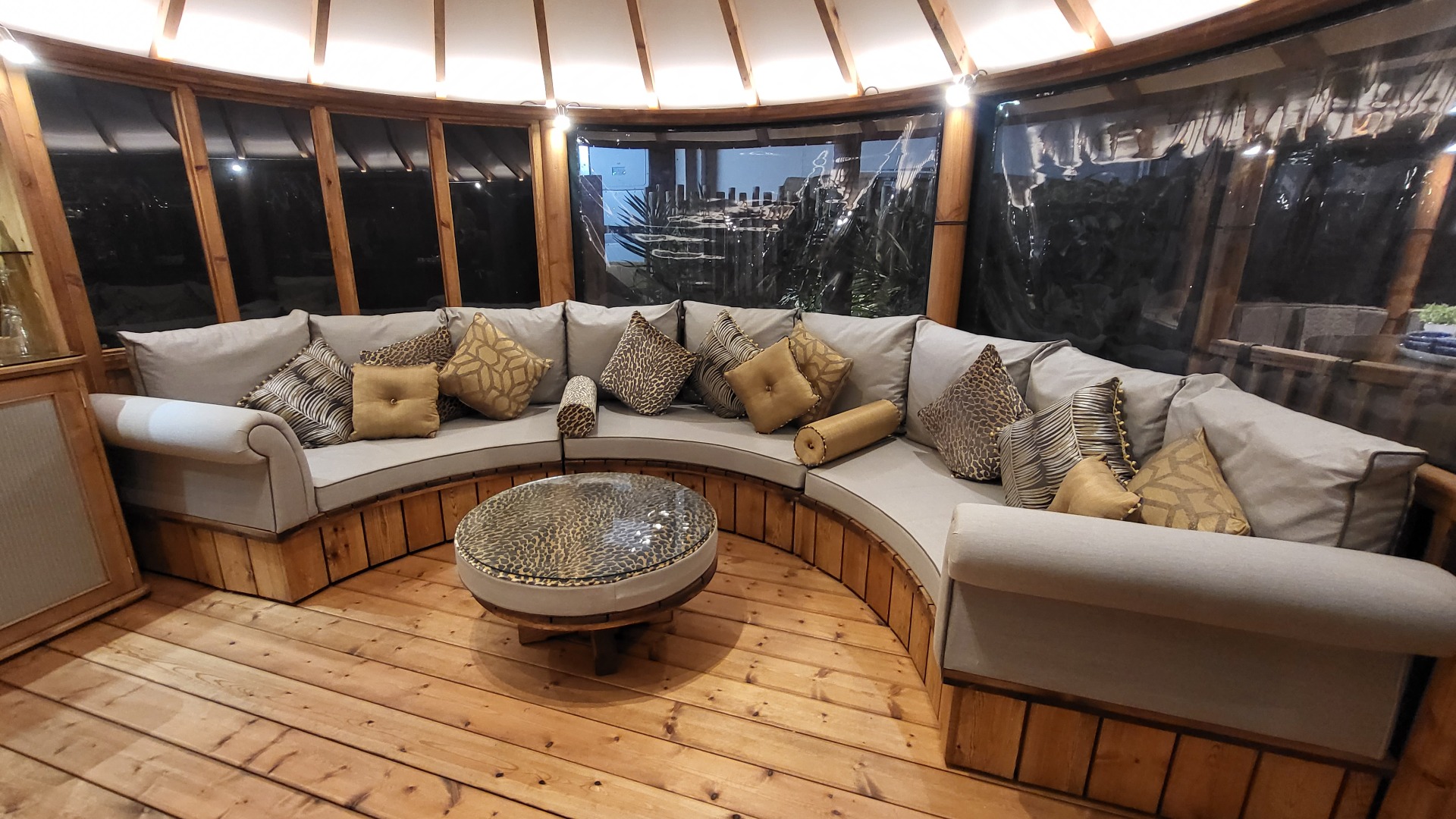 Oval Cape Breeze House Ex-Display available at Leek (Staffordshire)