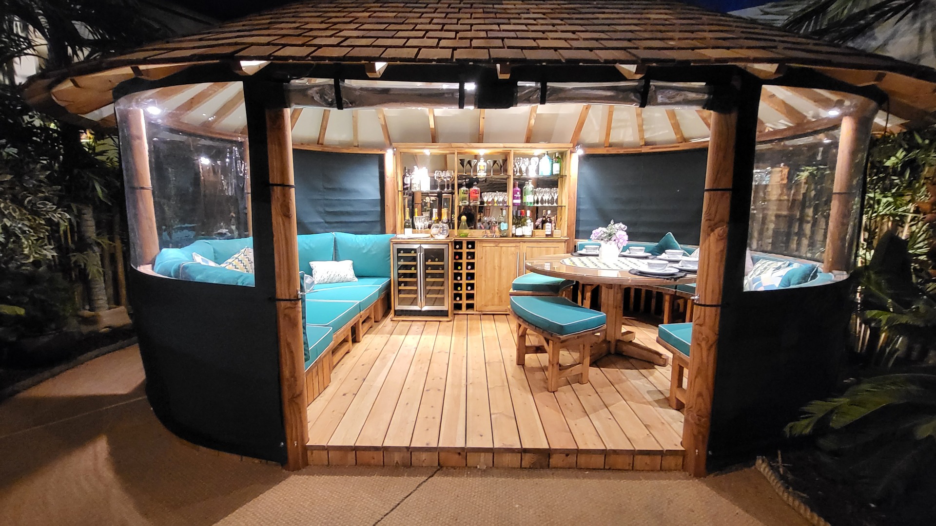 Oval Safari Breeze House Ex-Display available at Leek (Staffordshire)