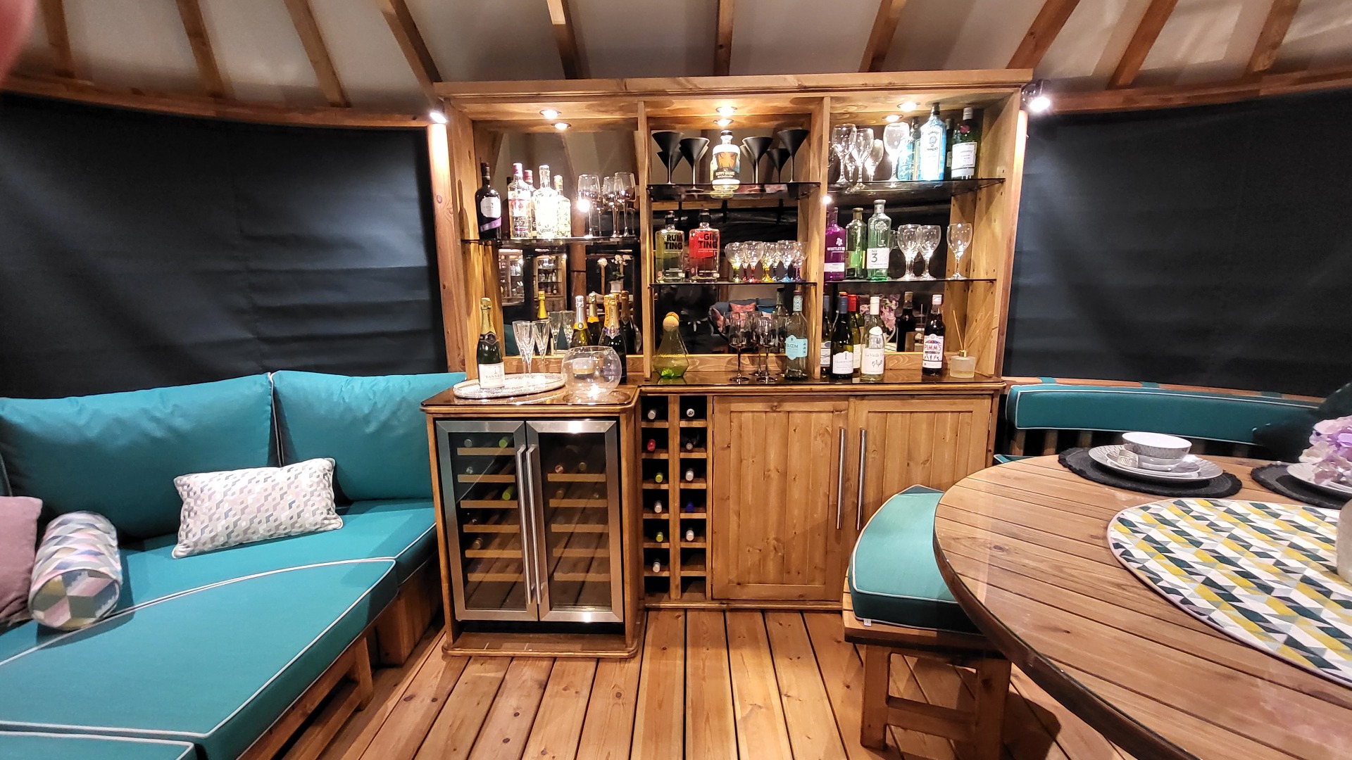 Oval Safari Breeze House Ex-Display available at Leek (Staffordshire)