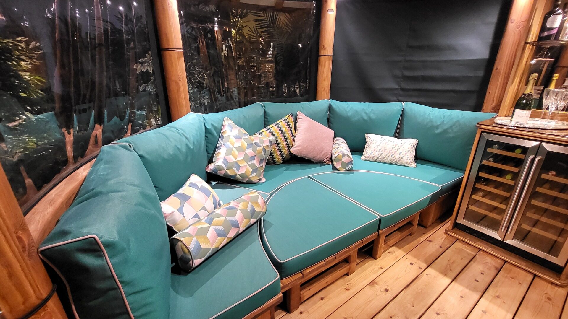 Oval Safari Breeze House Ex-Display available at Leek (Staffordshire)