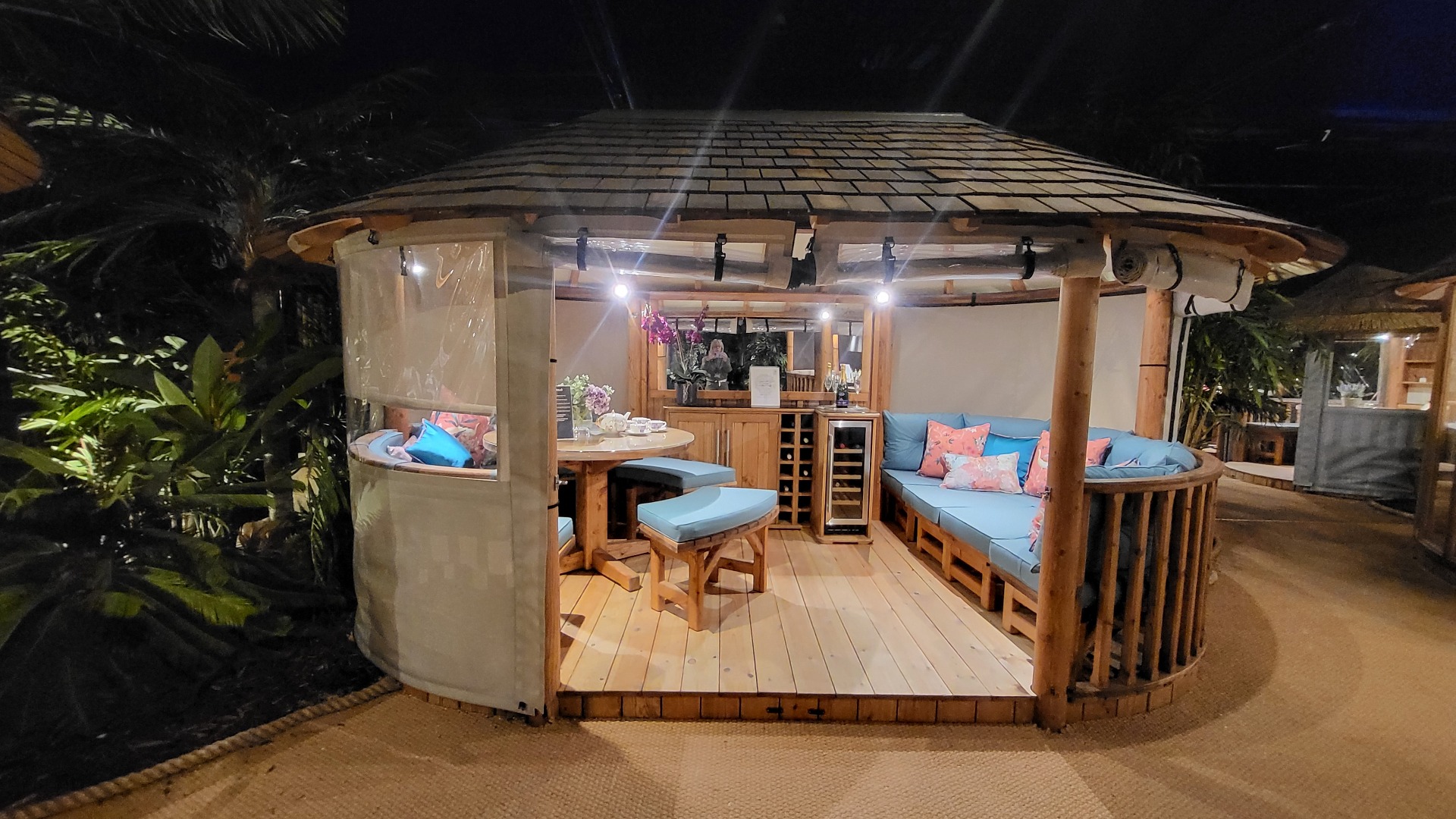 Oval Savannah Breeze House Ex-Display available at Leek (Staffordshire)