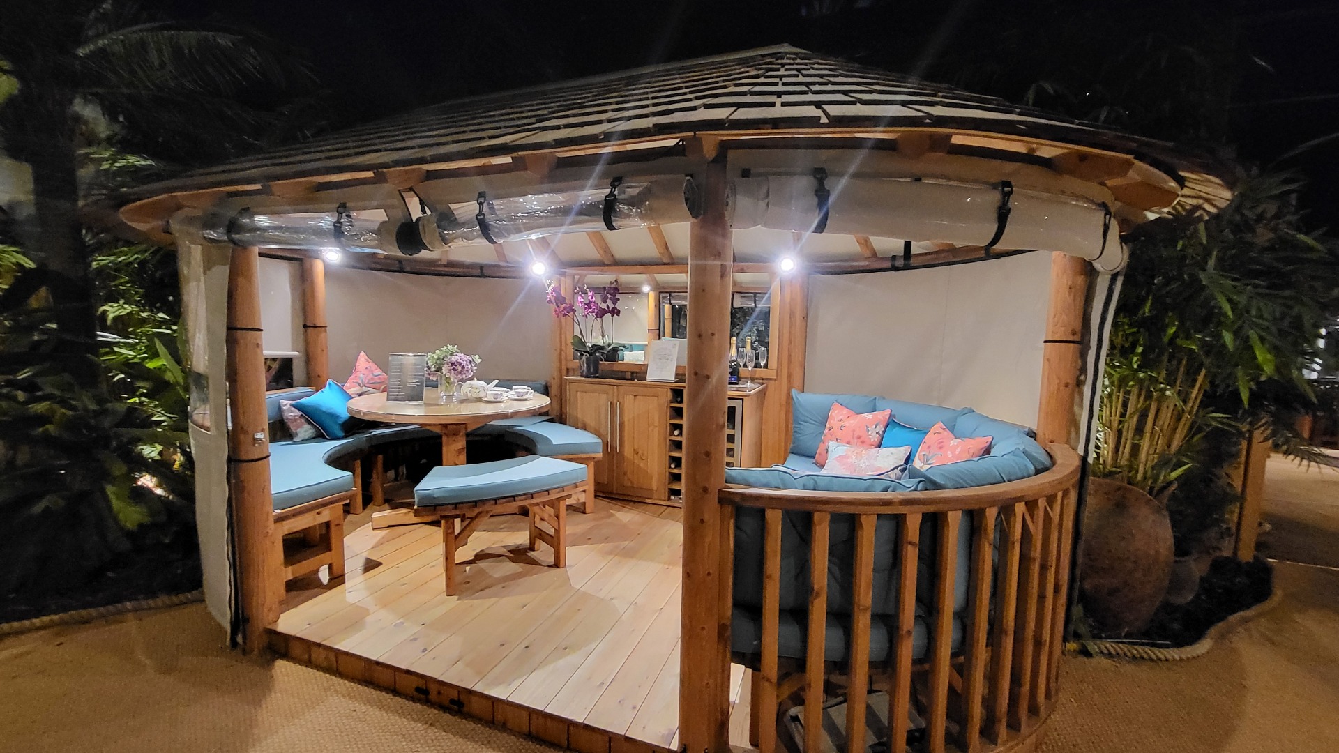 Oval Savannah Breeze House Ex-Display available at Leek (Staffordshire)