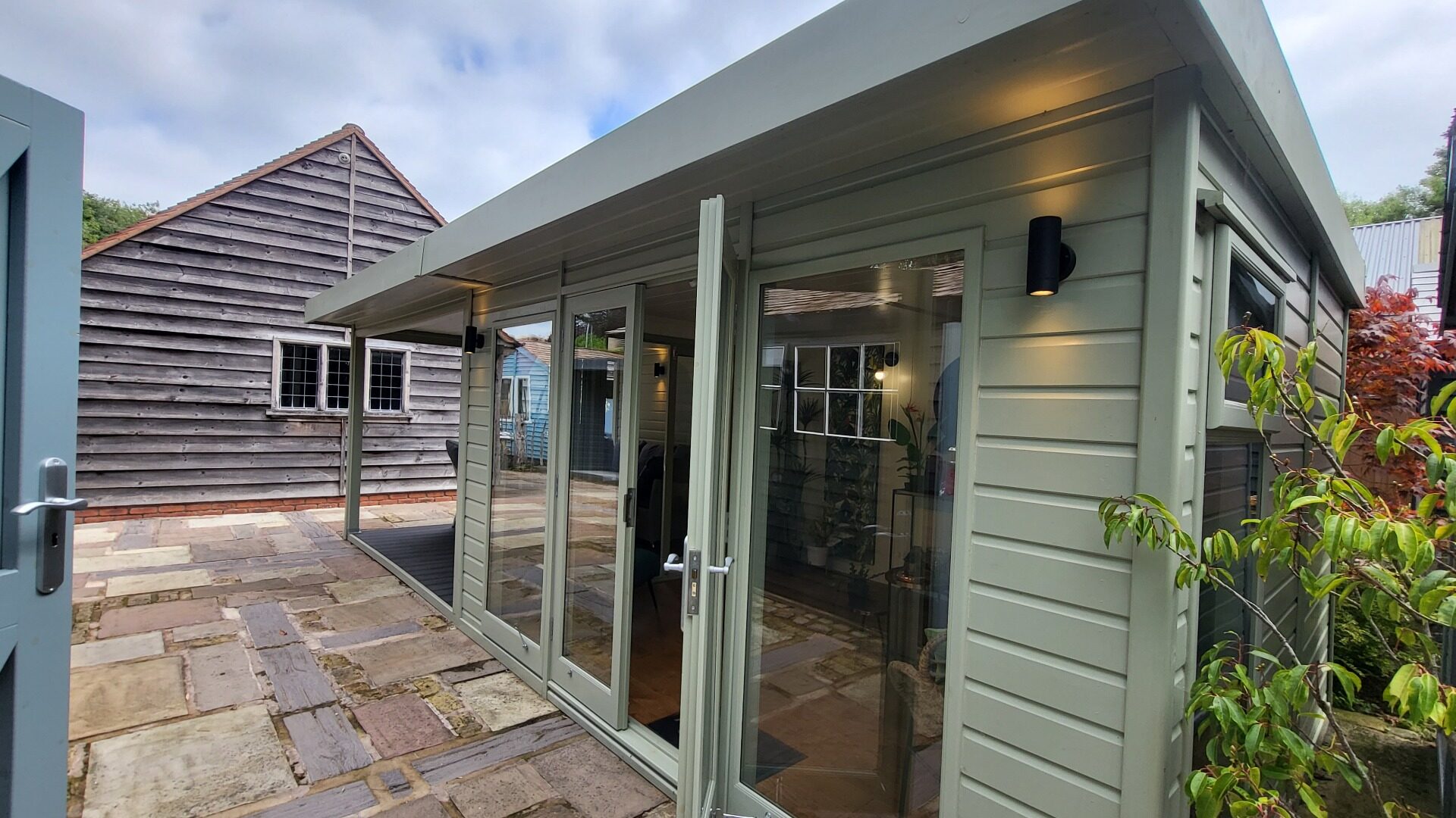 Studio Flat Open Deck Ex-Display available at Leek (Staffordshire)