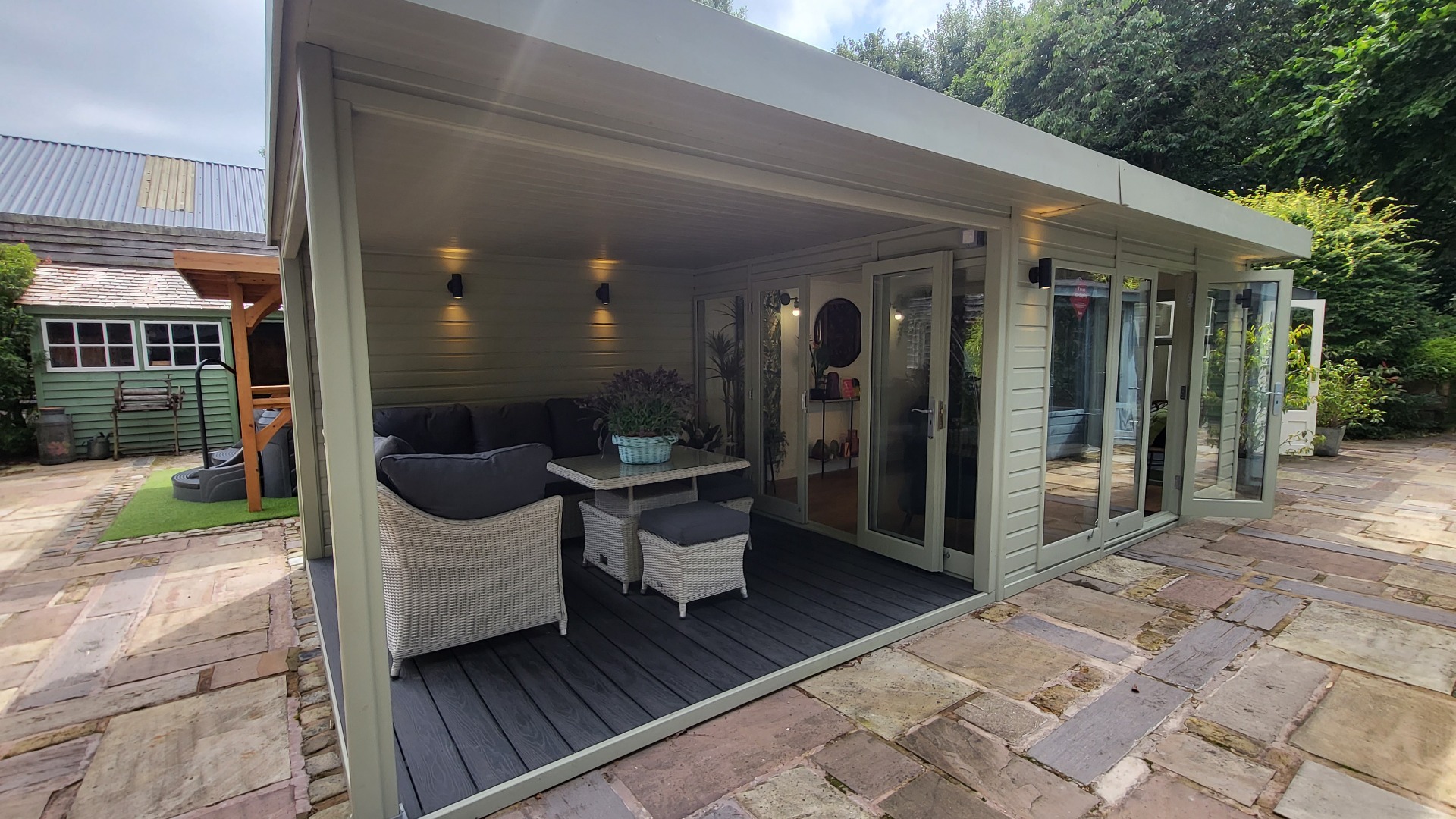 Studio Flat Open Deck Ex-Display available at Leek (Staffordshire)