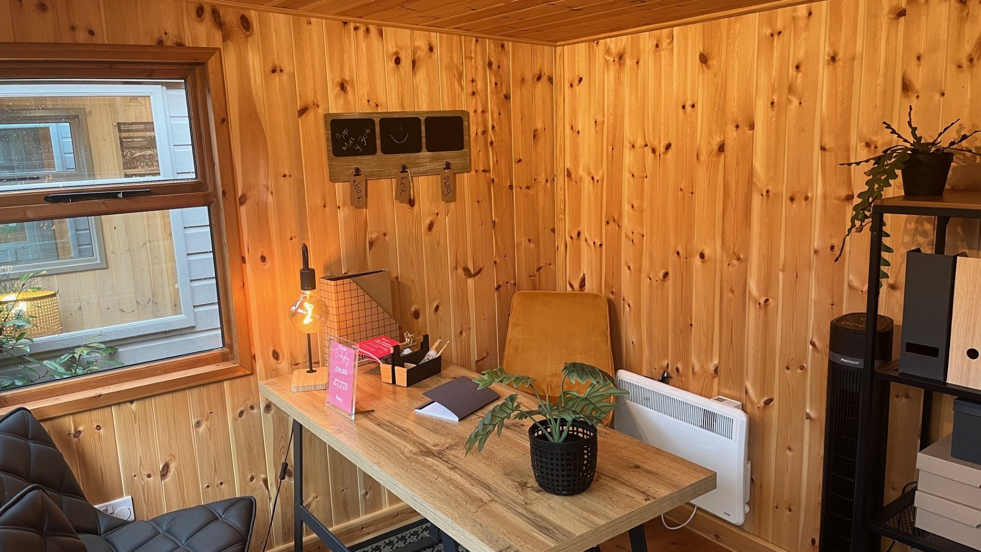 Studio Pent Ex-Display available at Buckingham (Buckinghamshire)