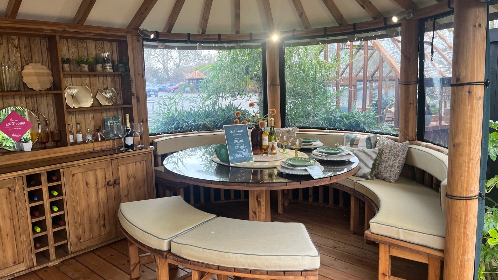 Oval Safari Ex-Display available at Buckingham (Buckinghamshire)
