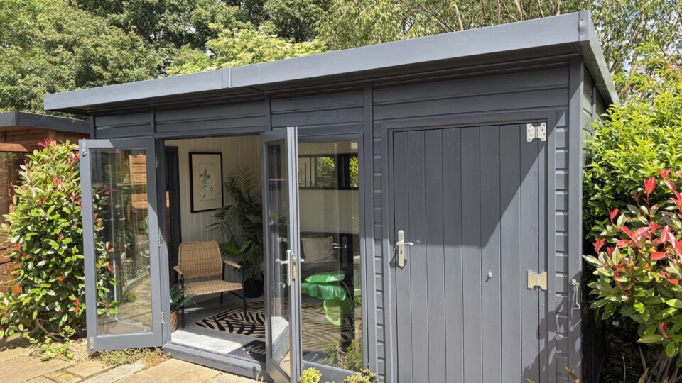 Studio Pent Ex-Display available at Buckingham (Buckinghamshire)