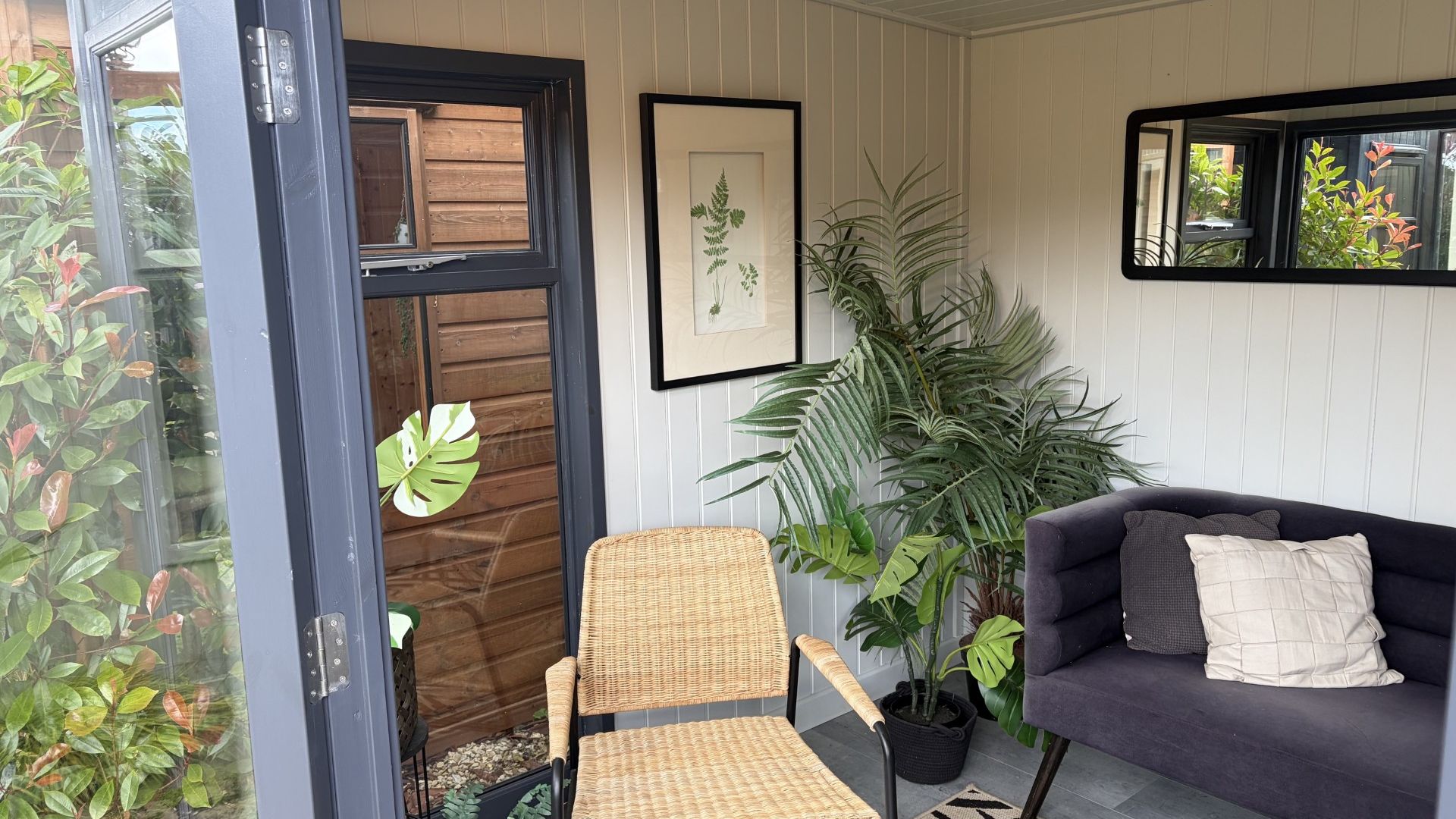Studio Pent Ex-Display available at Buckingham (Buckinghamshire)